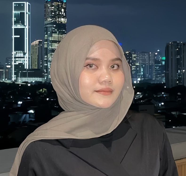 Aura Adzani